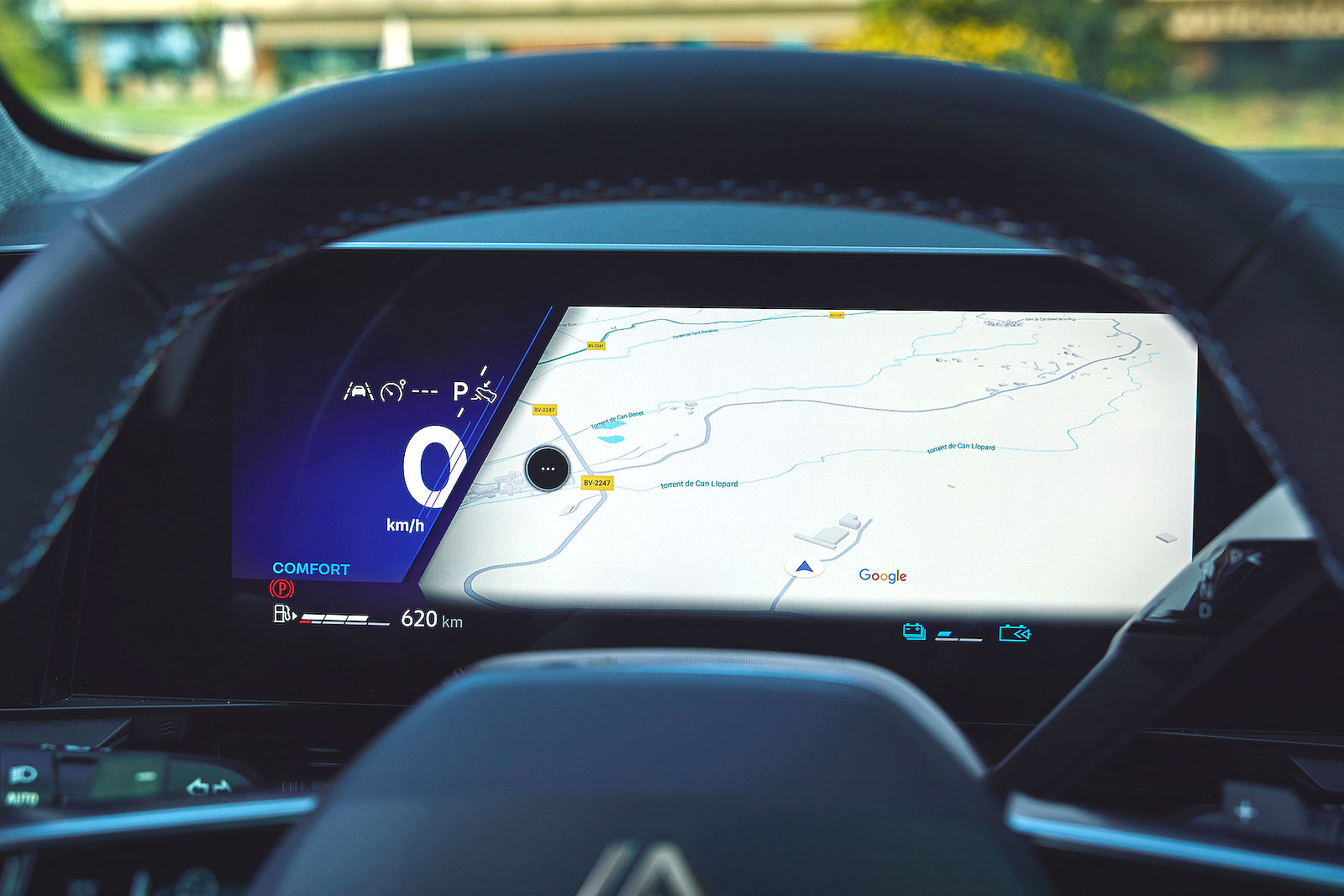 Renault Austral driver display