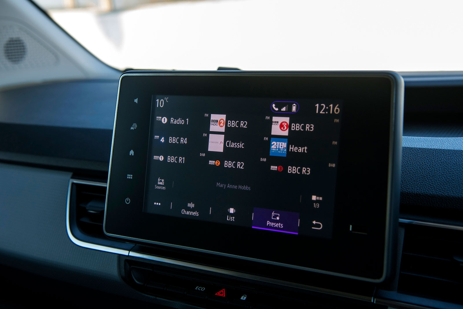 Renault Kangoo E-Tech interior infotainment