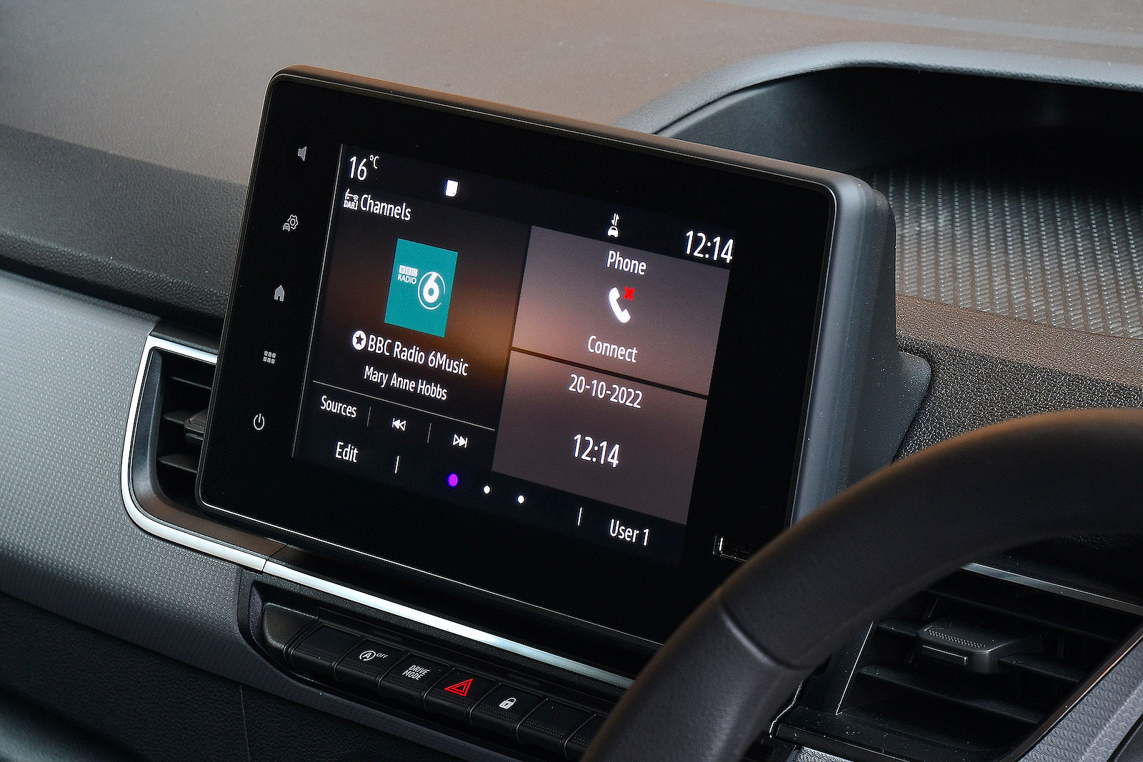 Renault Kangoo interior infotainment