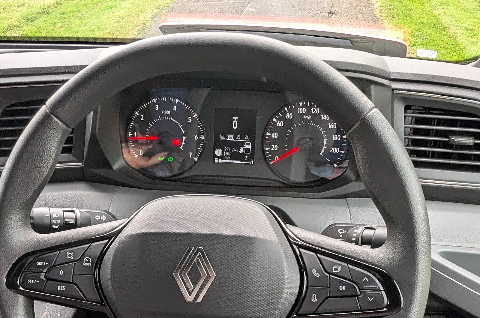 Renault Master driver display