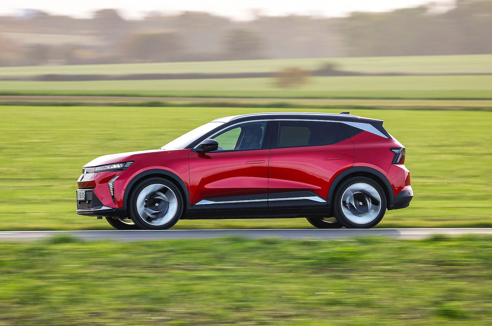 Renault Scenic E-Tech left driving