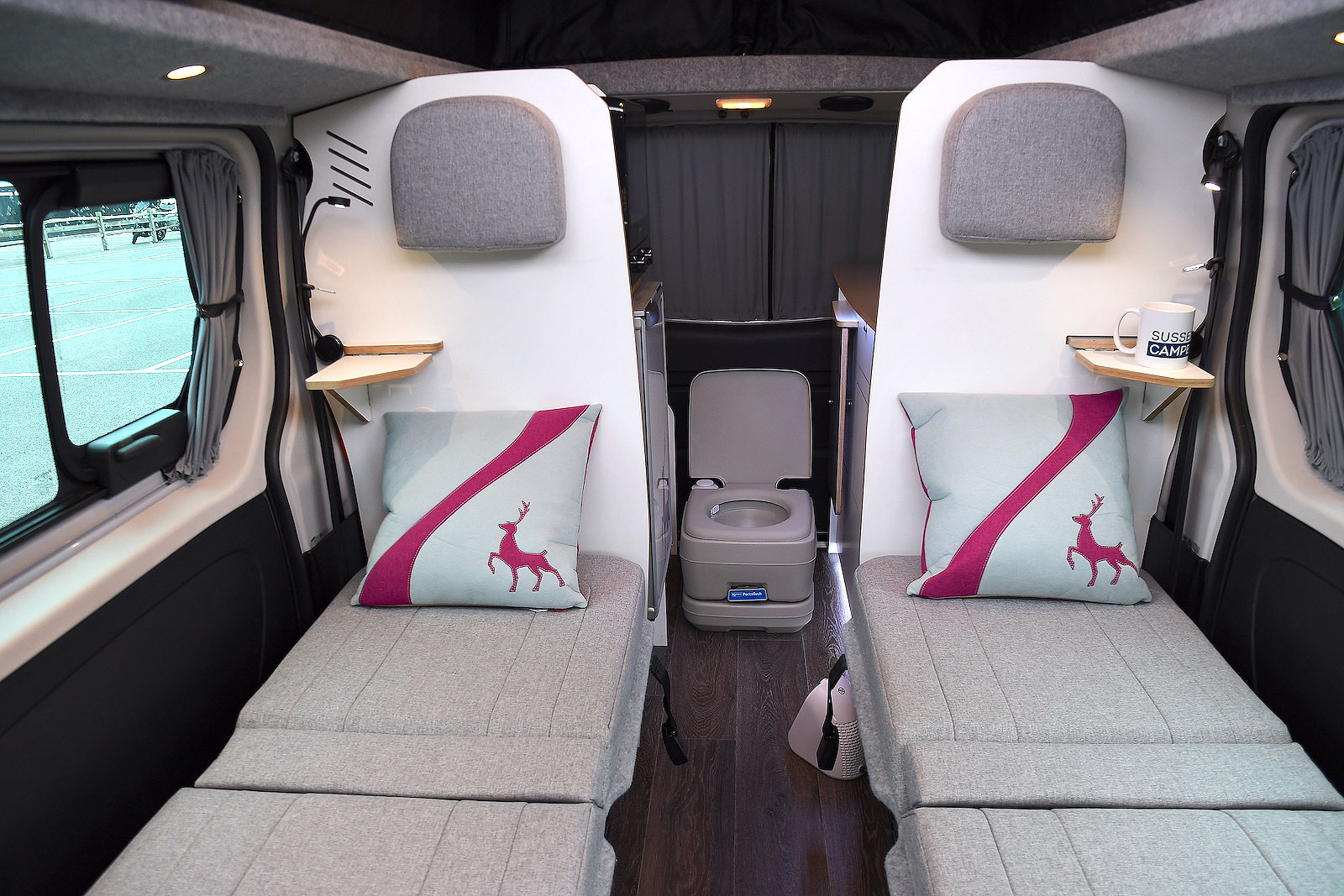 Renault Trafic Paradise interior