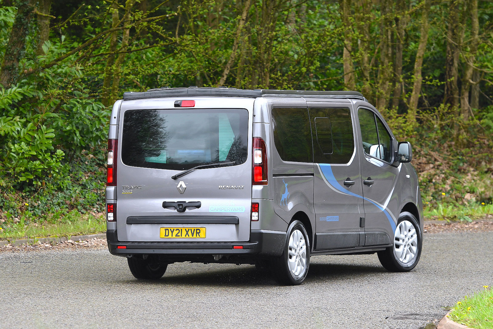 Renault Trafic Paradise rear cornering