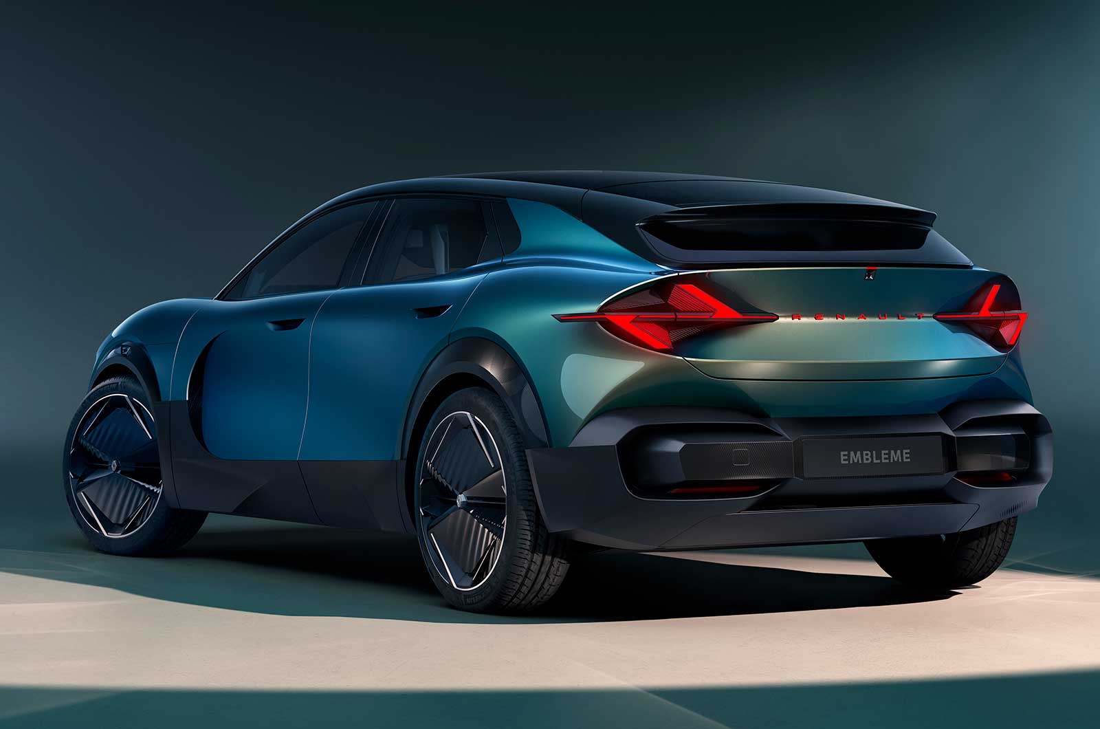 Renault Embleme concept rear-three-quarter