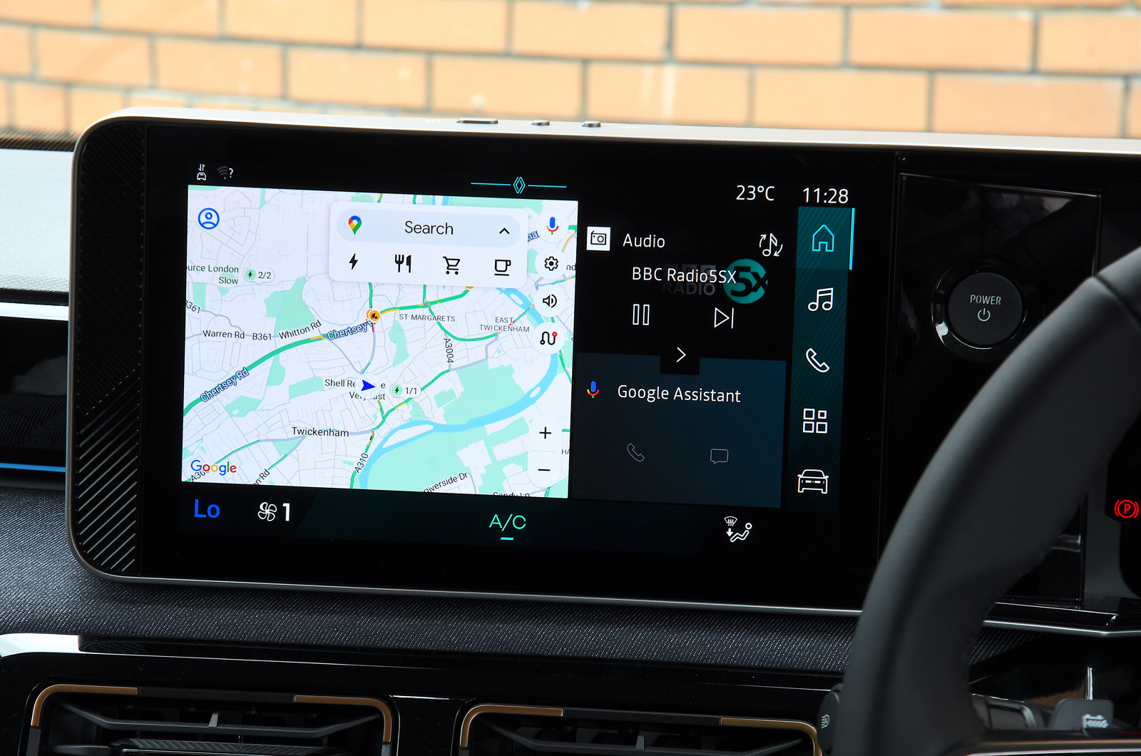 Renault 4 touchscreen