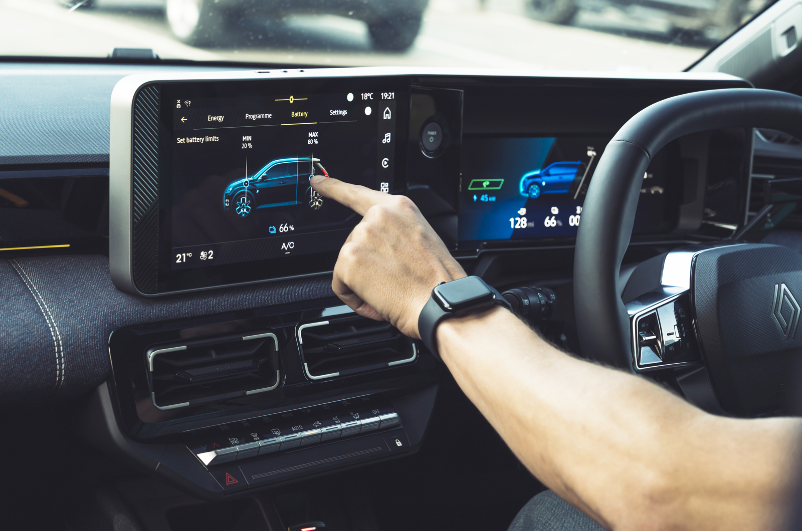 Renault 5 infotainment touchscreen