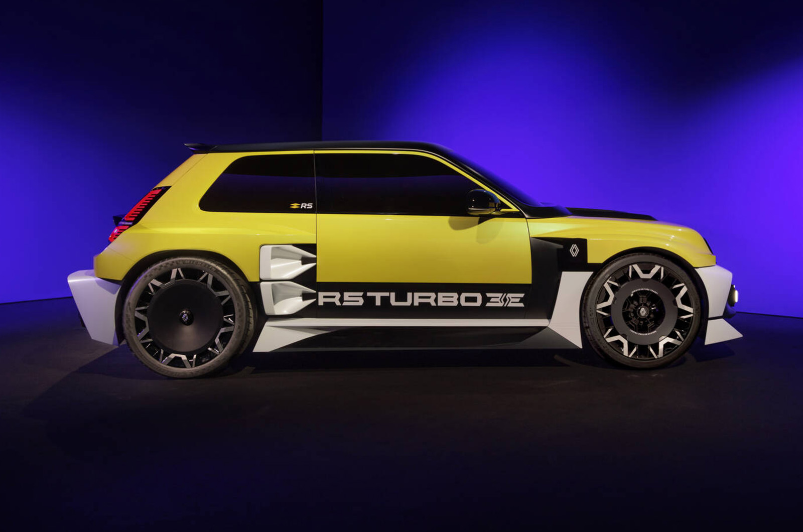 Renault 5 Turbo 3E side static