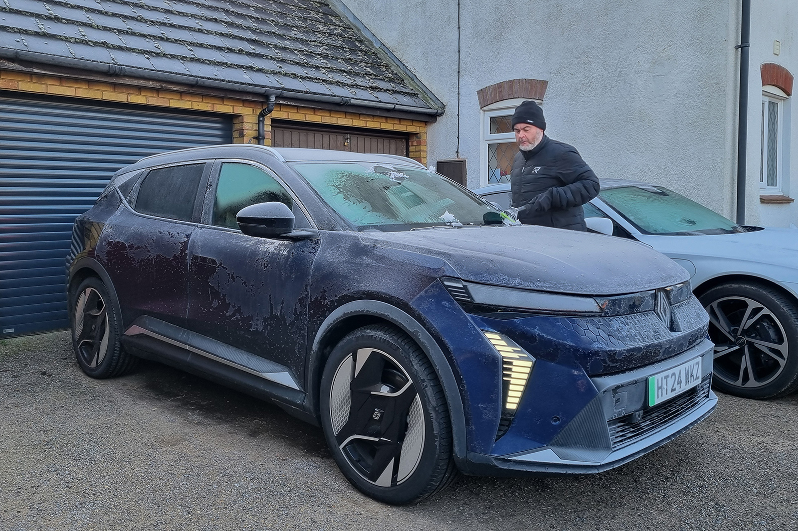 Renault Scenic ice scraping 2