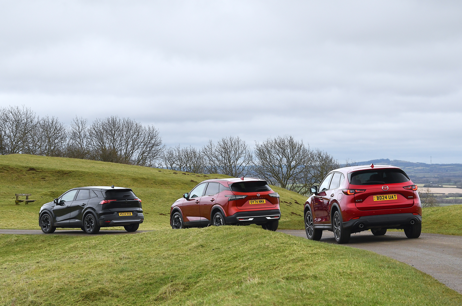 Renault Symbioz vs Nissan Qashqai vs Mazda CX-5 rears