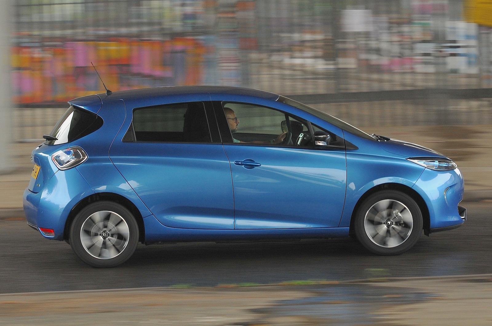 Used Renault Zoe 2013-2024 side driving