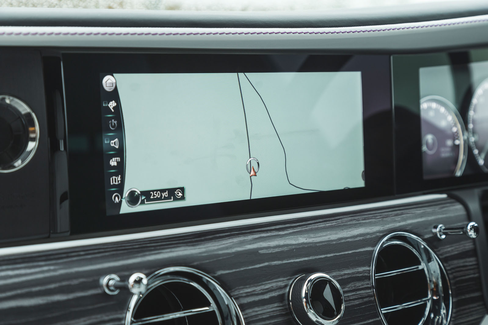 Rolls-Royce Ghost 2021 infotainment