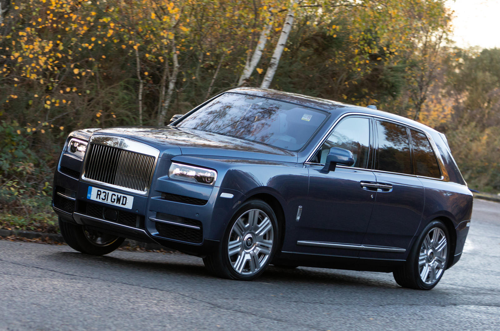 Rolls-Royce Cullinan front cornering