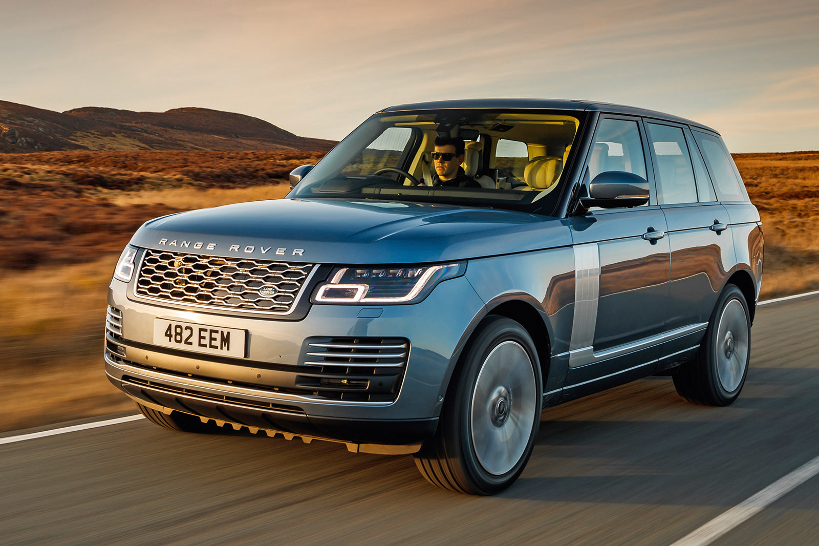 Range Rover P400e 2020 RHD wide left tracking