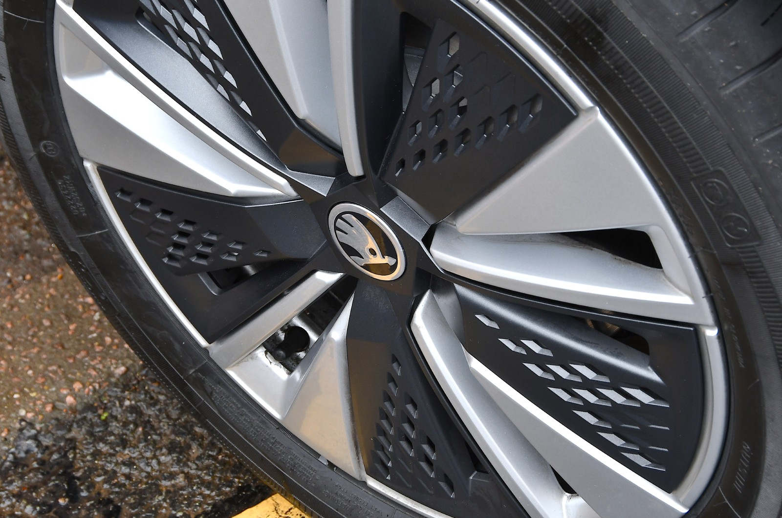New Skoda Karoq wheel