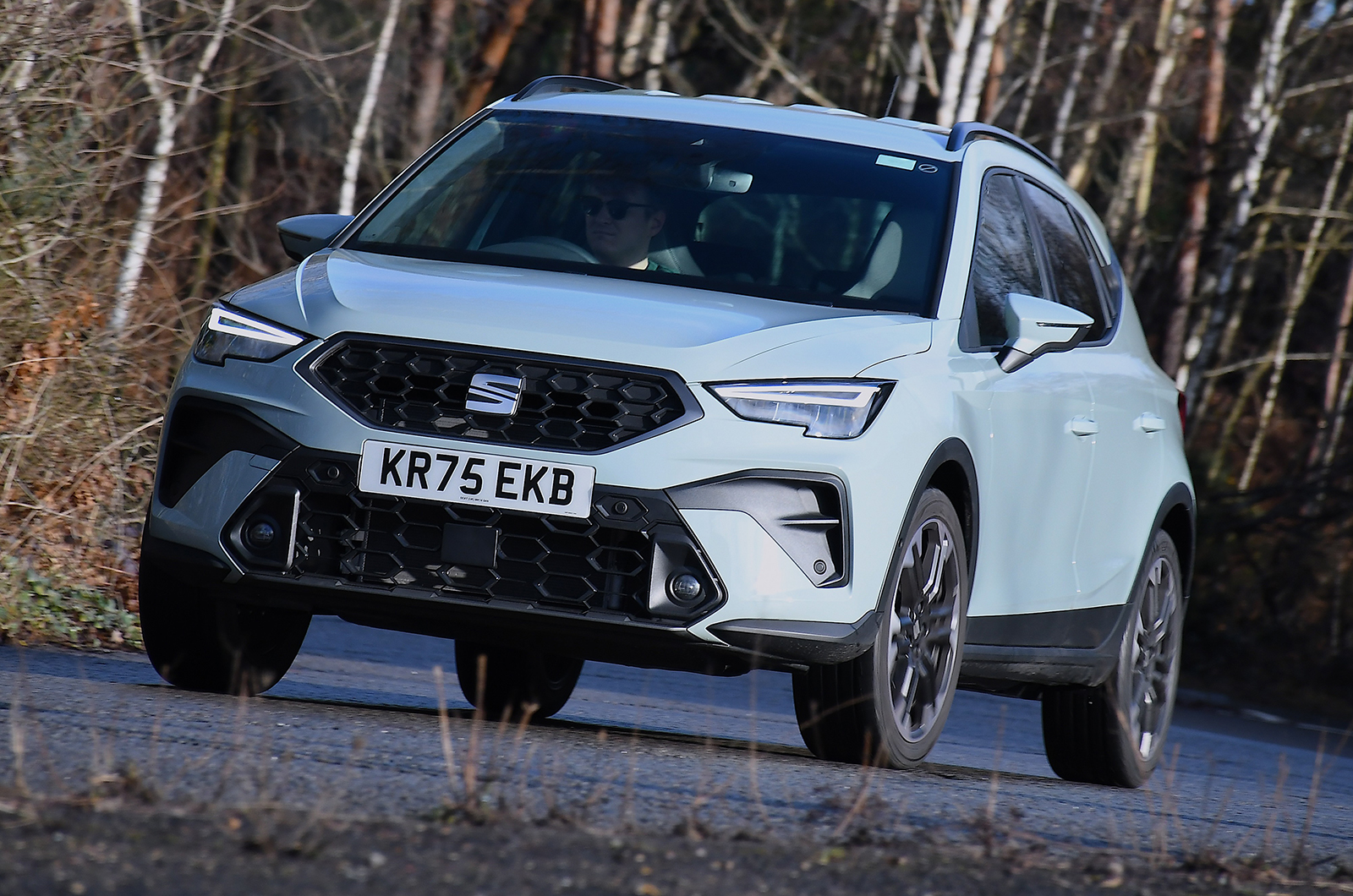 Seat Arona driving front left
