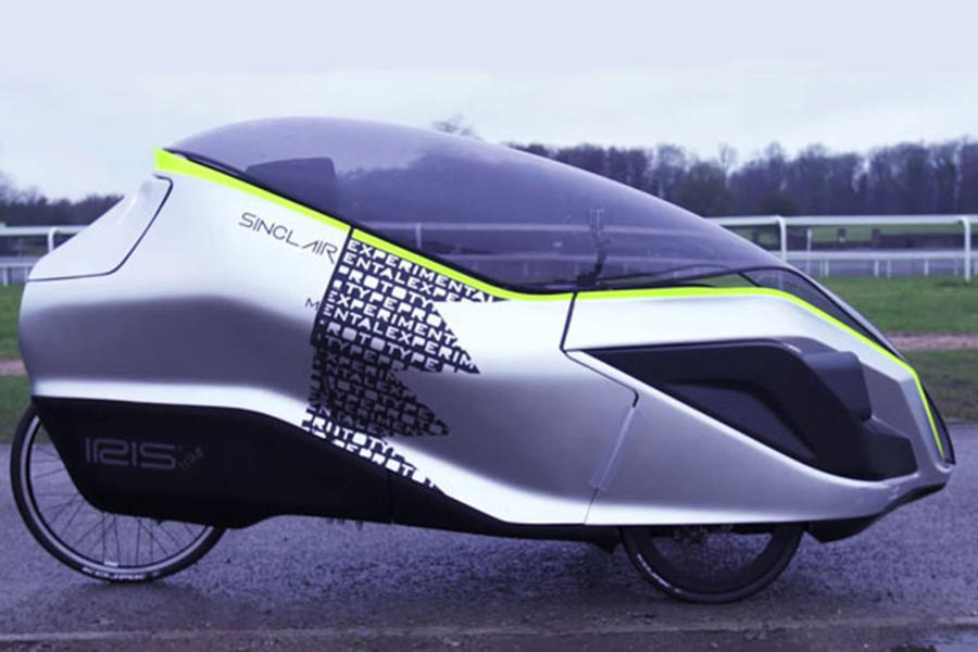 Iris eTrike standing still with closed canopy