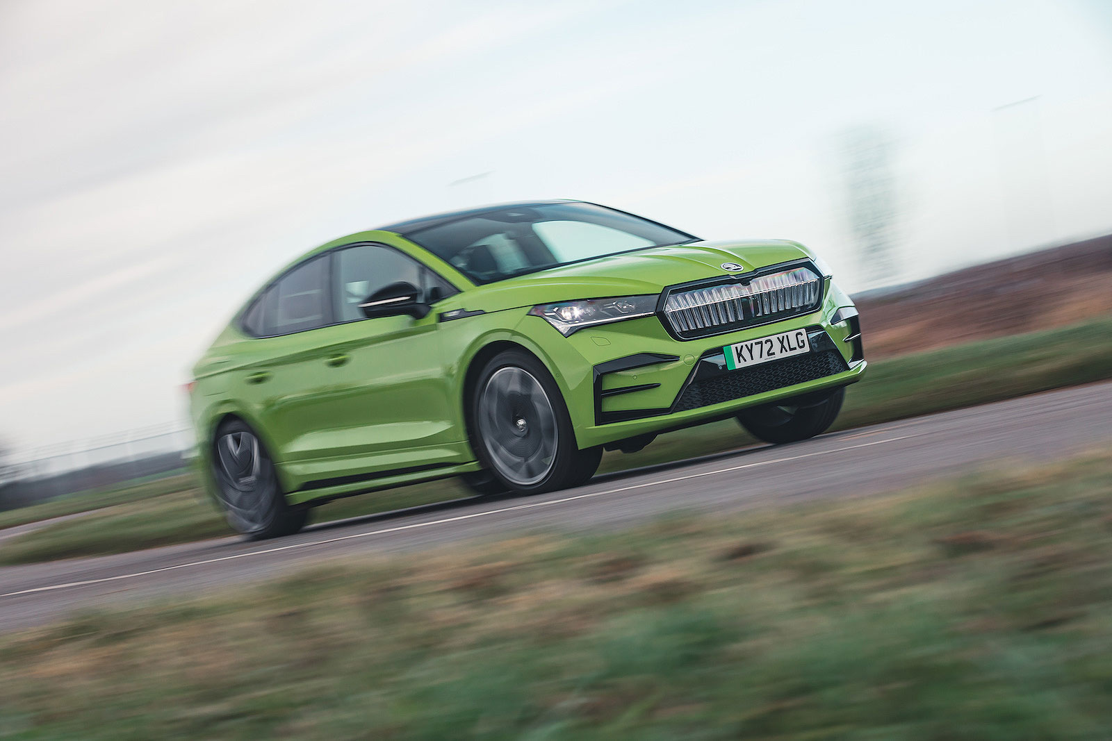 Skoda Enyaq Coupe vRS front right tracking