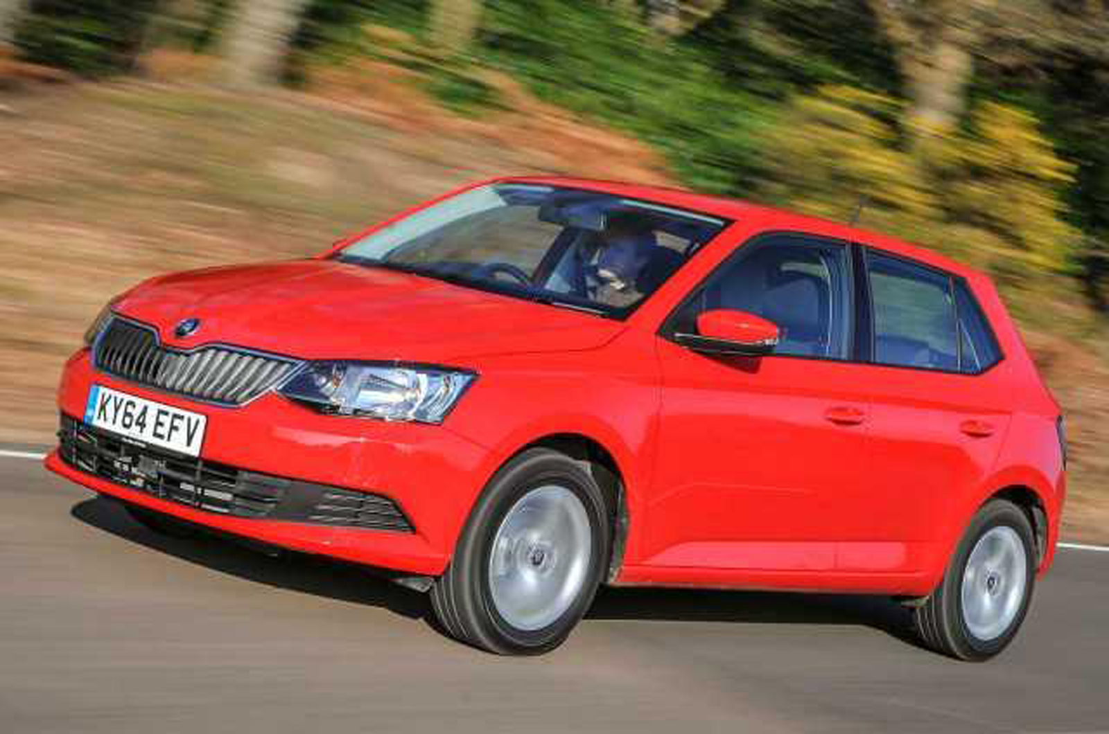 Skoda Fabia front left driving 2015