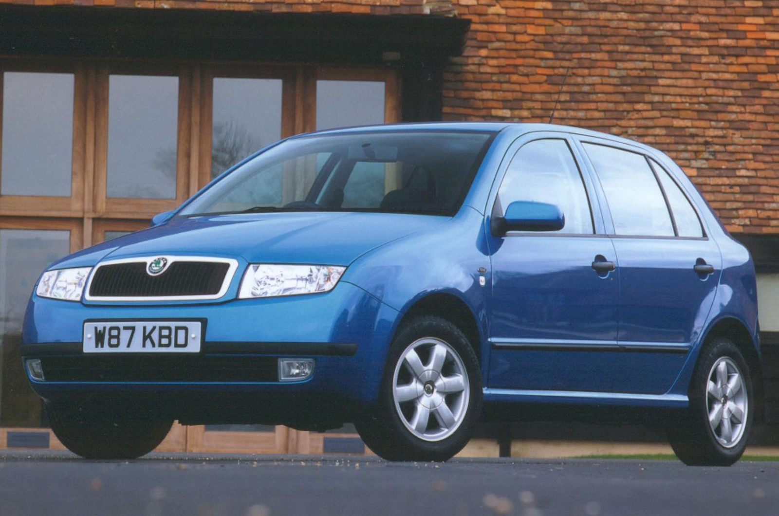 Skoda Fabia front left static 2000