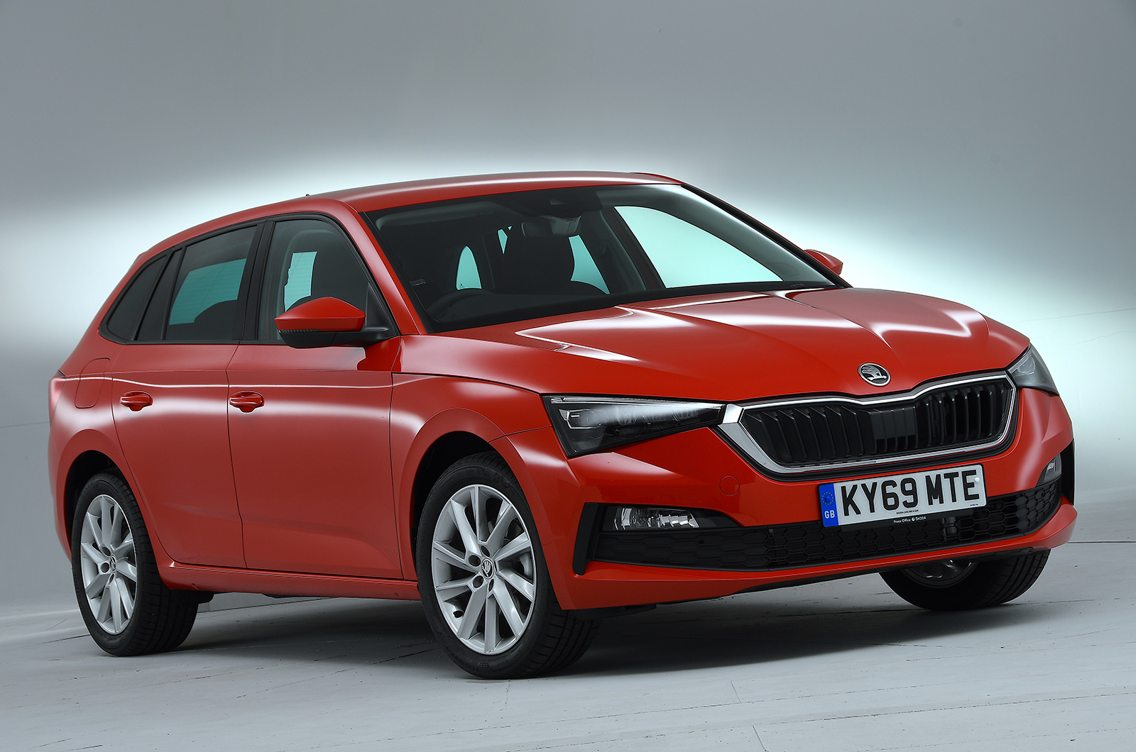 Skoda Scala front studio