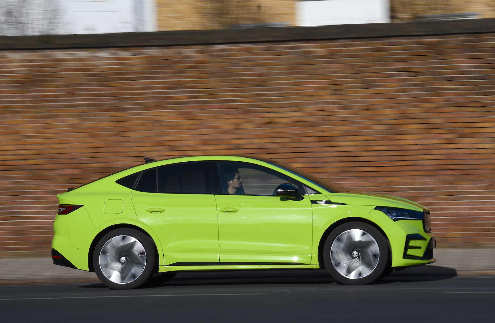 Skoda Enyaq Coupe side panning