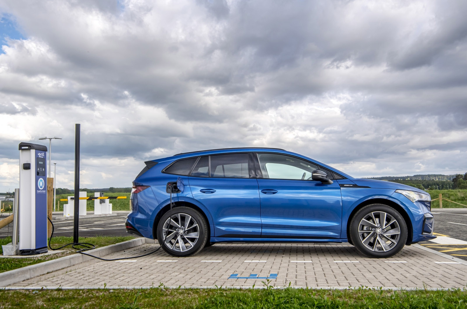 Skoda Enyaq iV 2021 charging