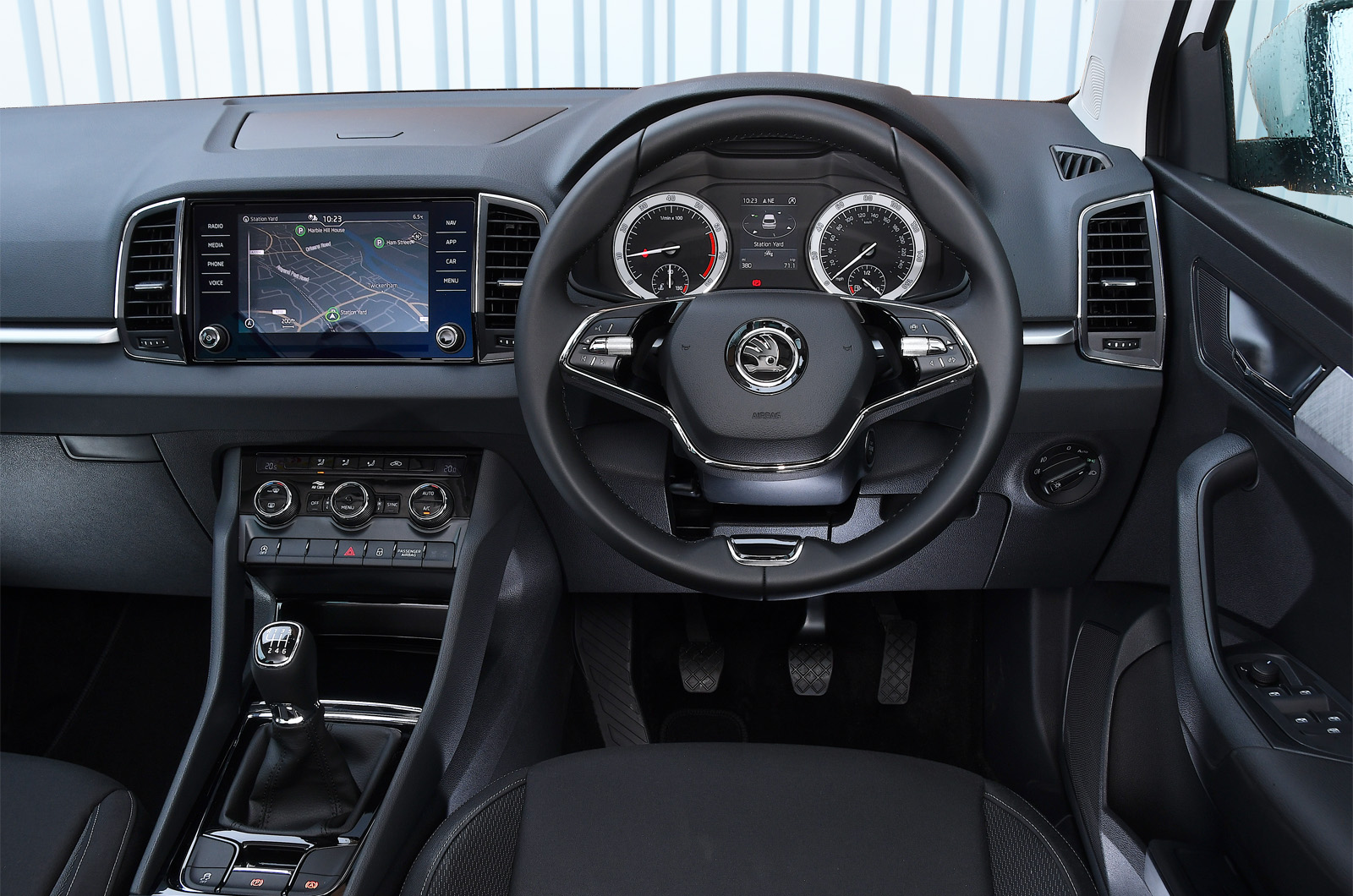 Skoda Karoq 2022 dashboard
