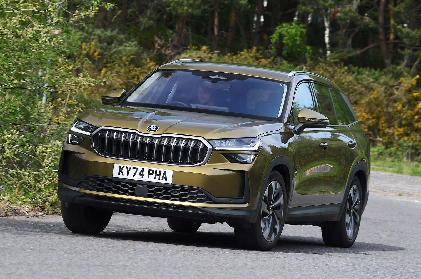 Skoda Kodiaq front cornering
