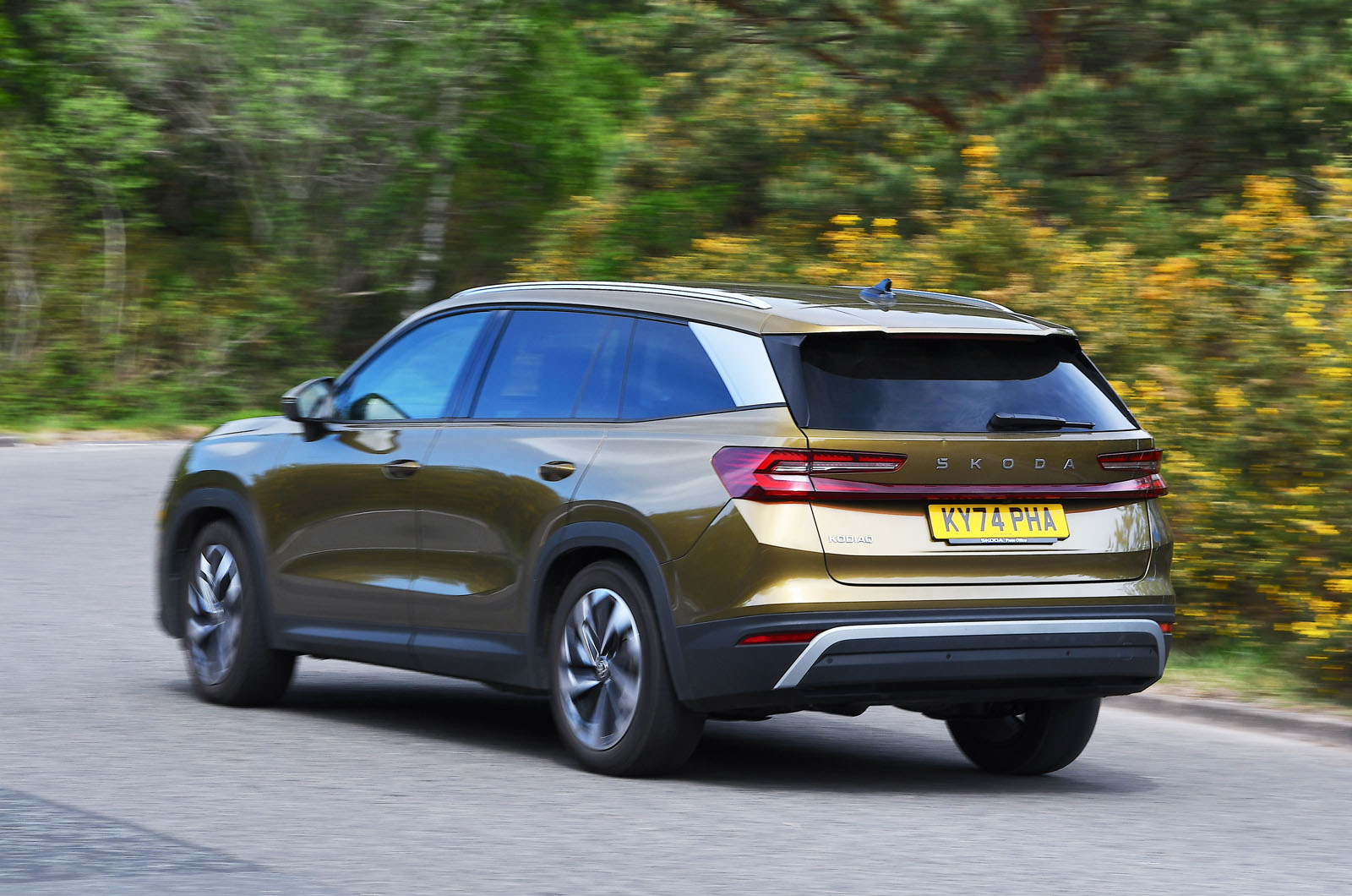 Skoda Kodiaq rear cornering