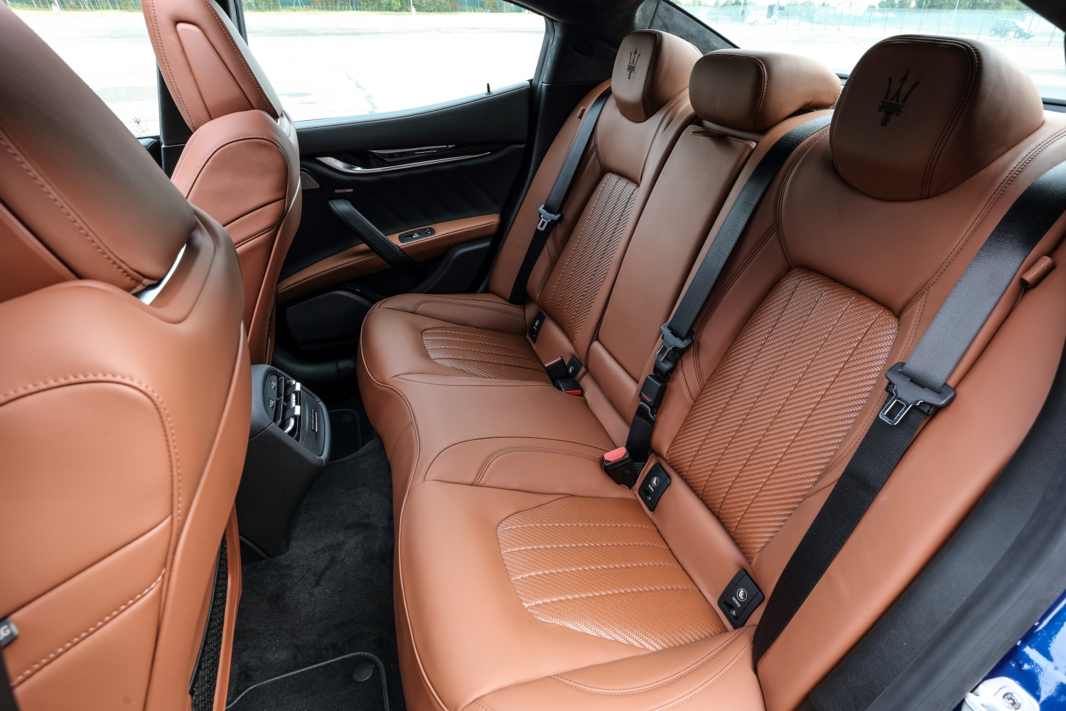 Maserati Ghibli Hybrid 2021 interior rear seats