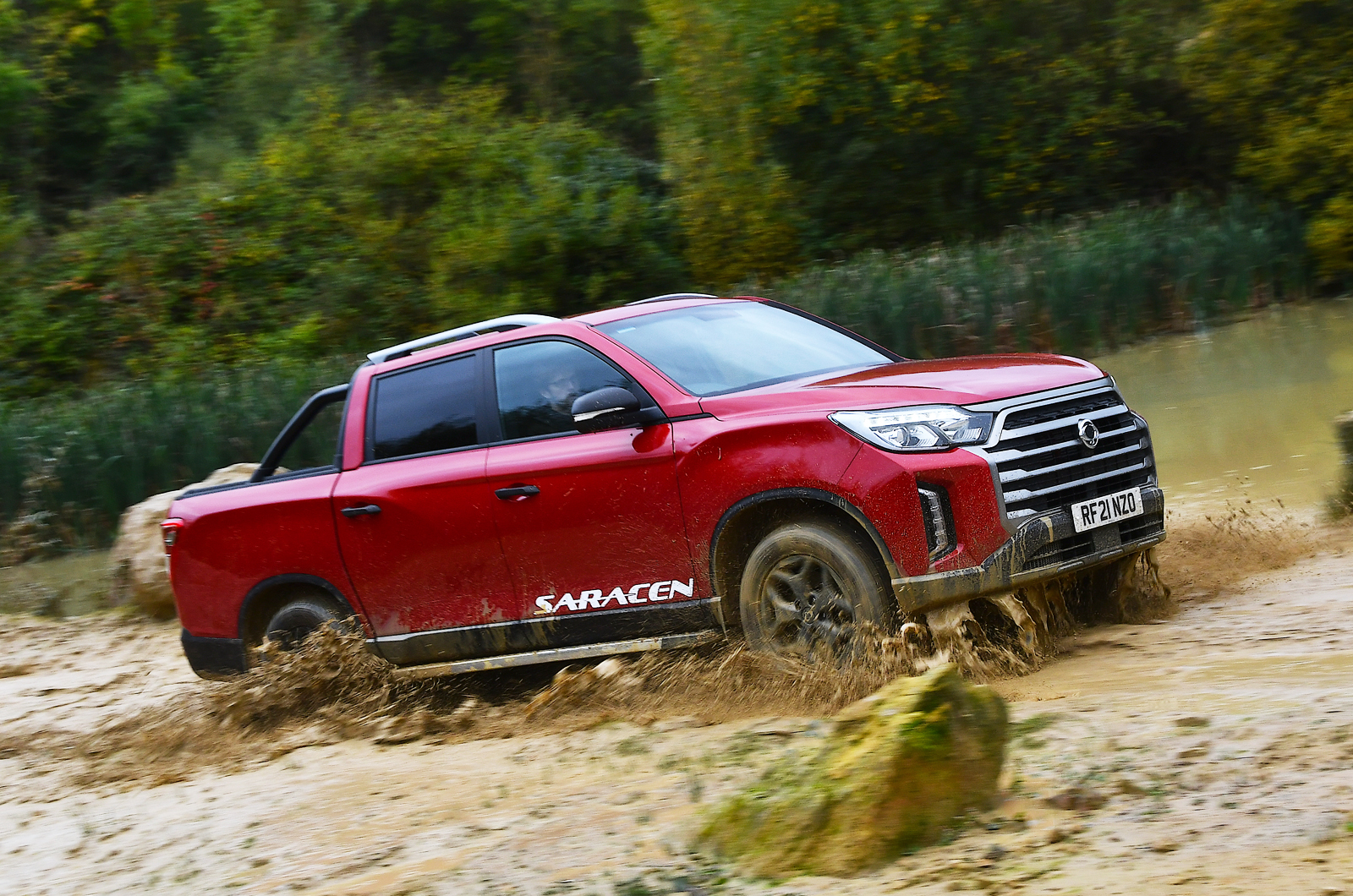 Ssangyong Musso 2022 wading through water