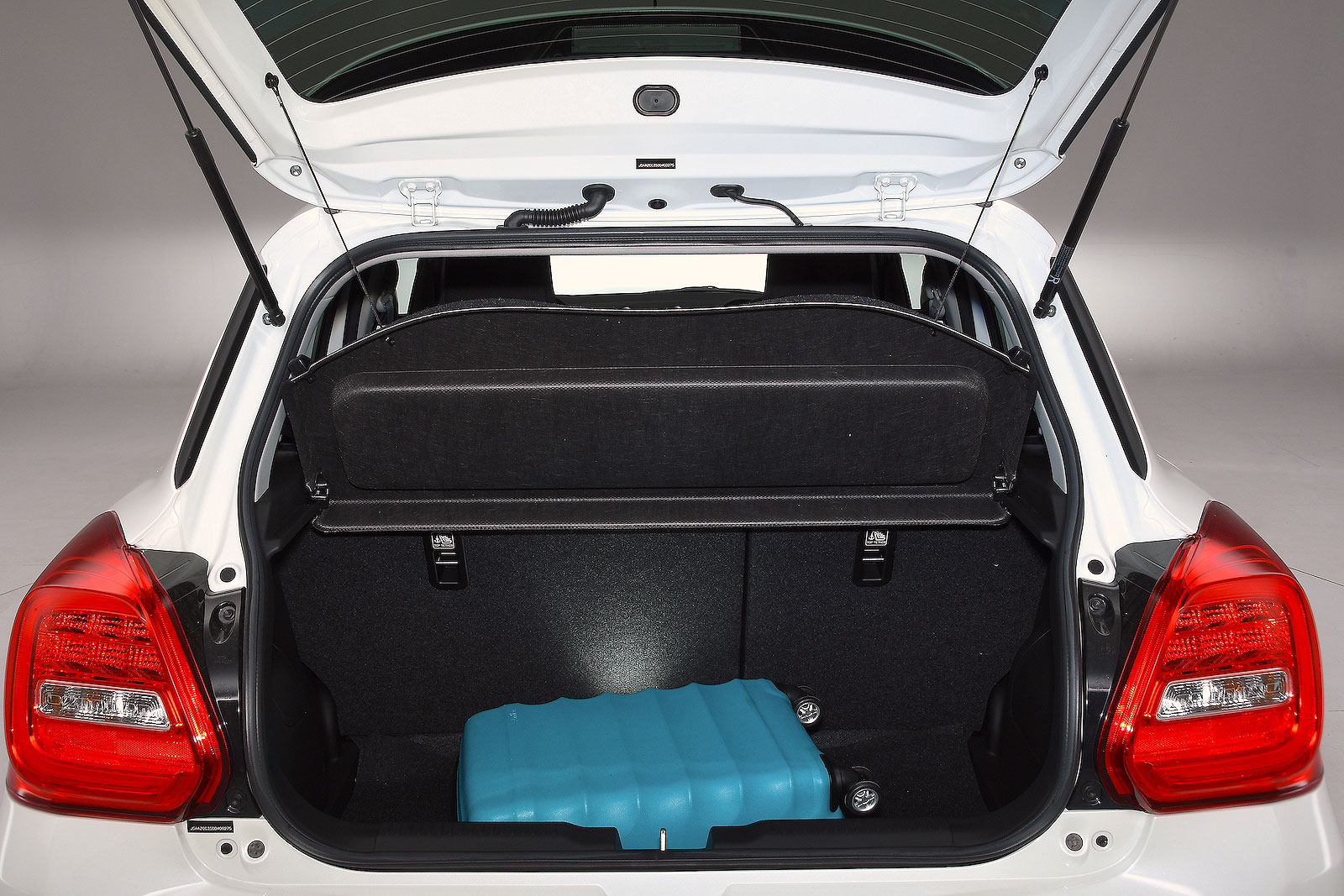Suzuki Swift Sport boot open