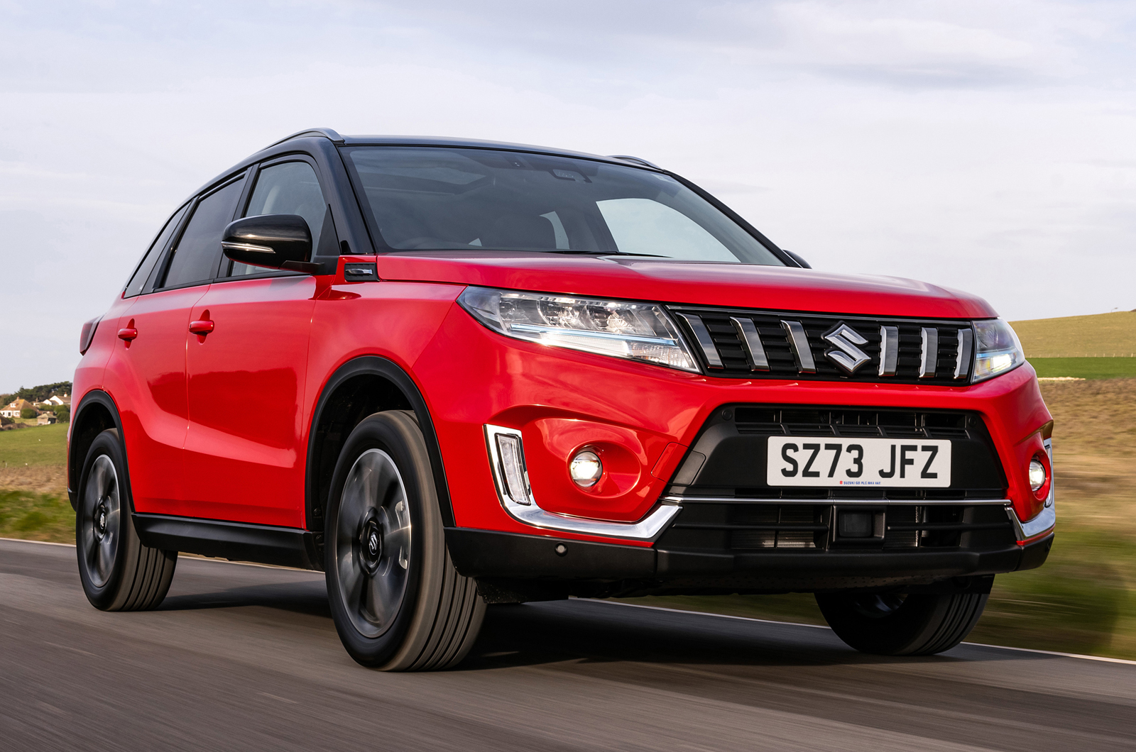 Suzuki Vitara front right driving