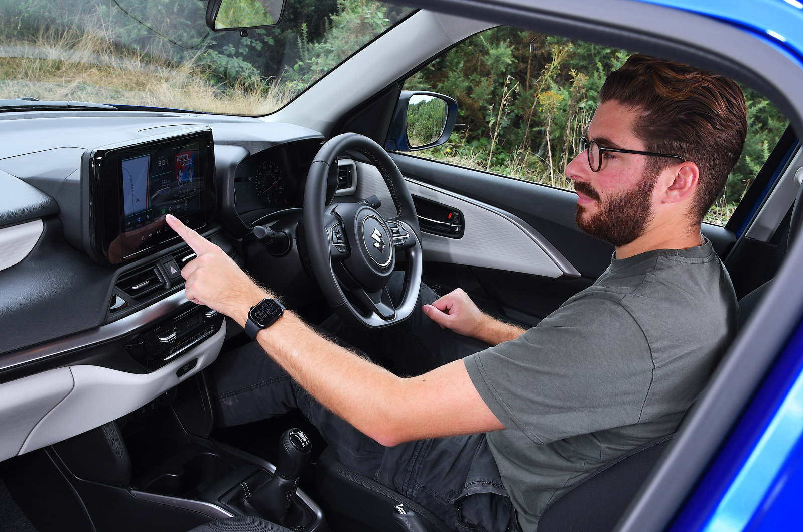 Suzuki Swift LT operating touchscreen