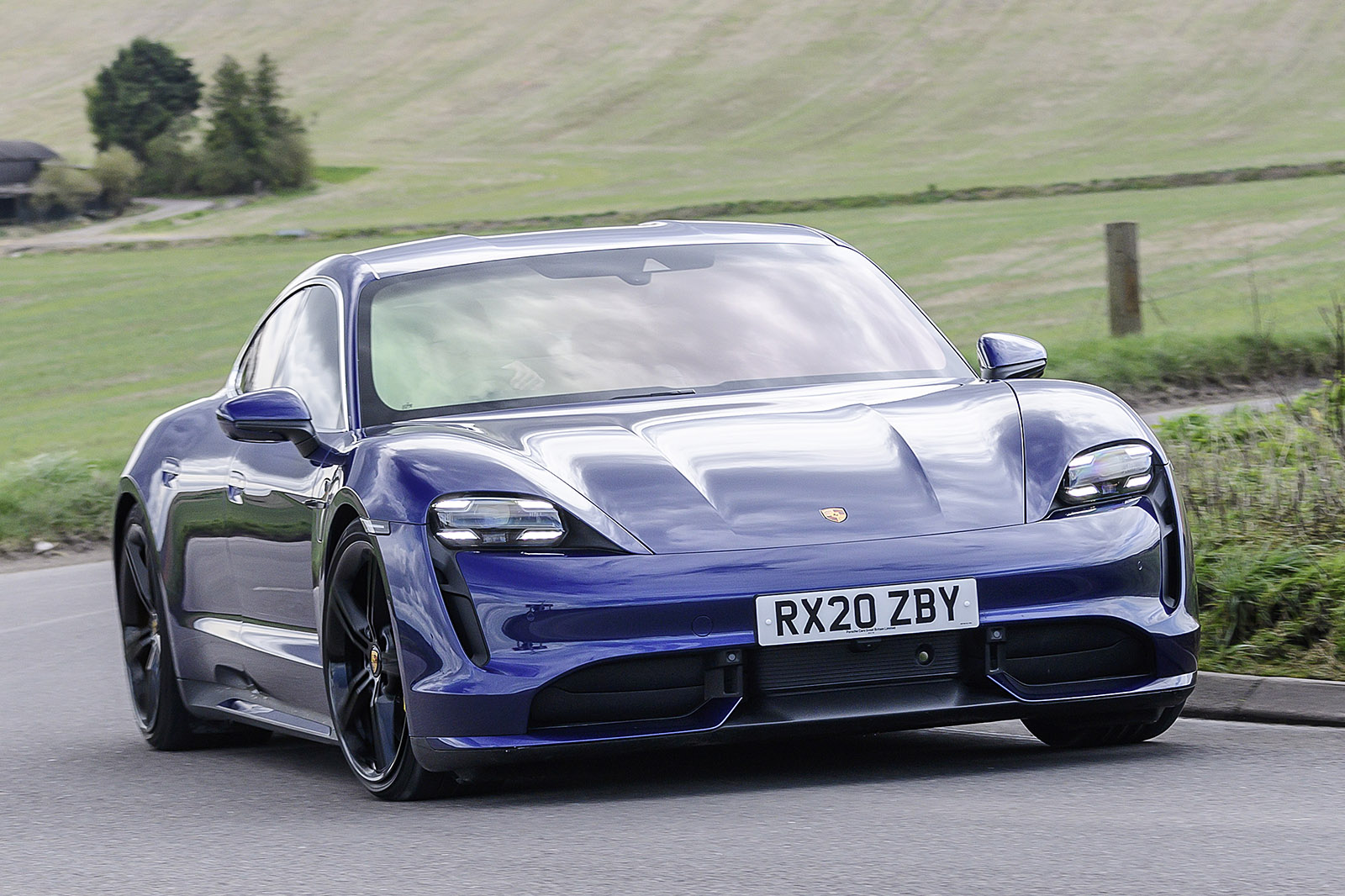 Porsche Taycan 2020 RHD front right tracking