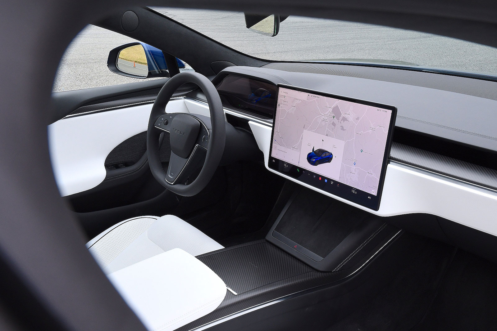 Tesla Model S interior front seats