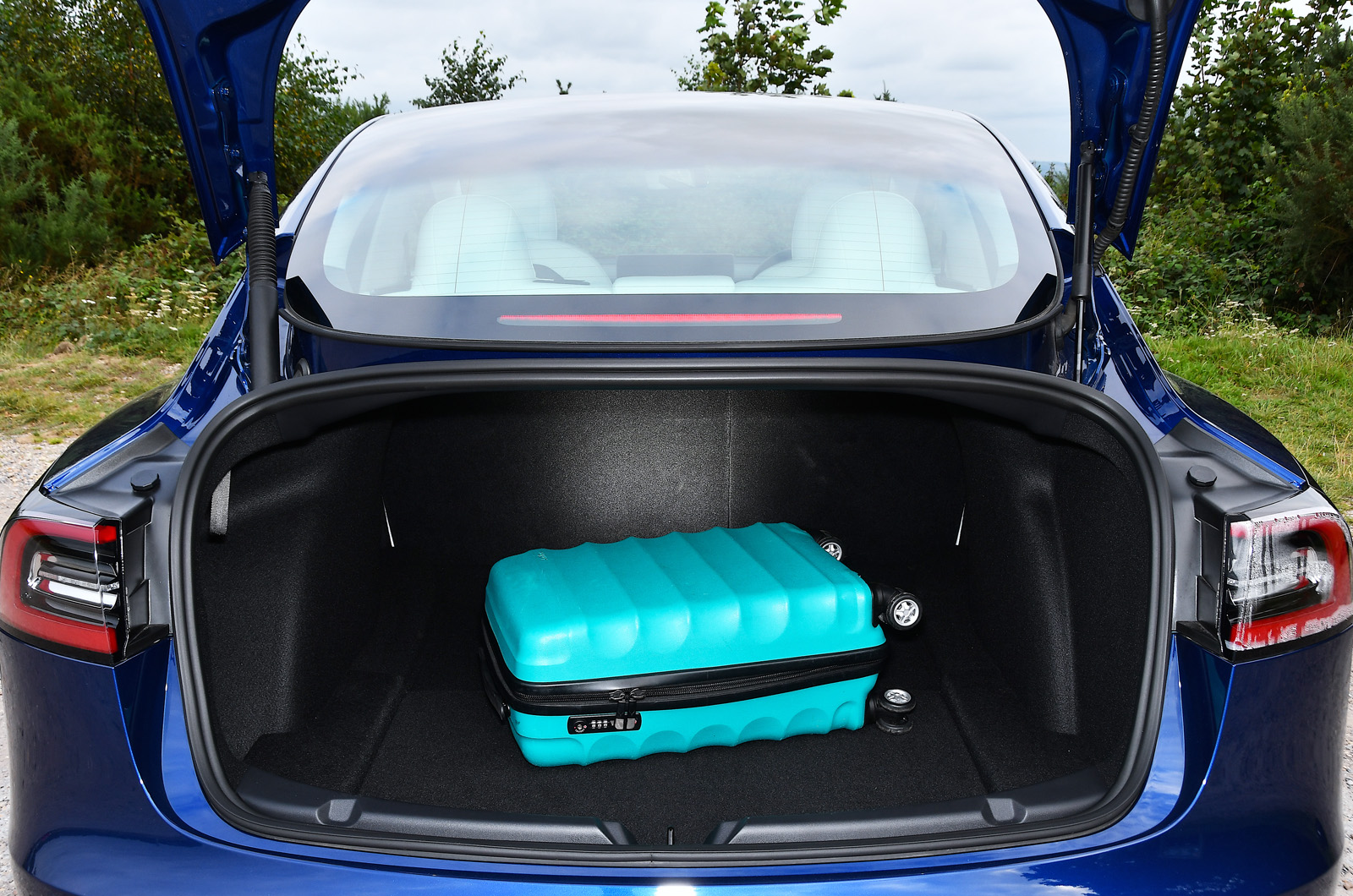 Tesla Model 3 2021 boot