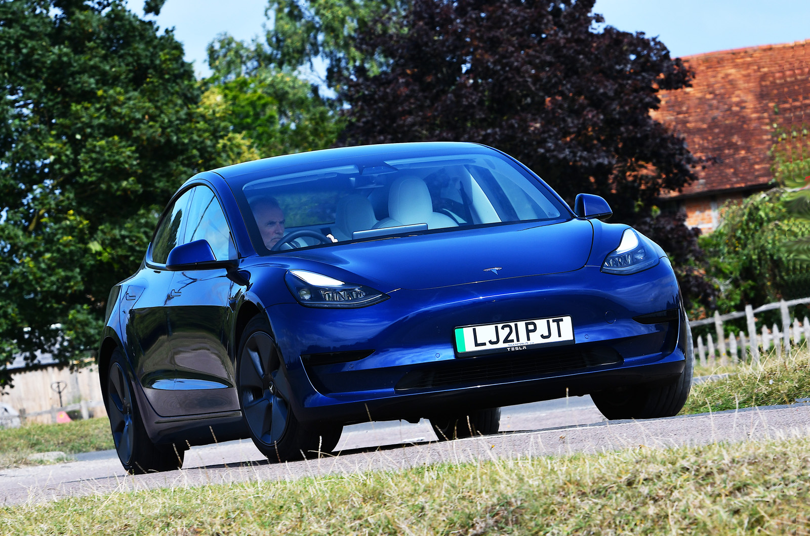 Tesla Model 3 2021 front