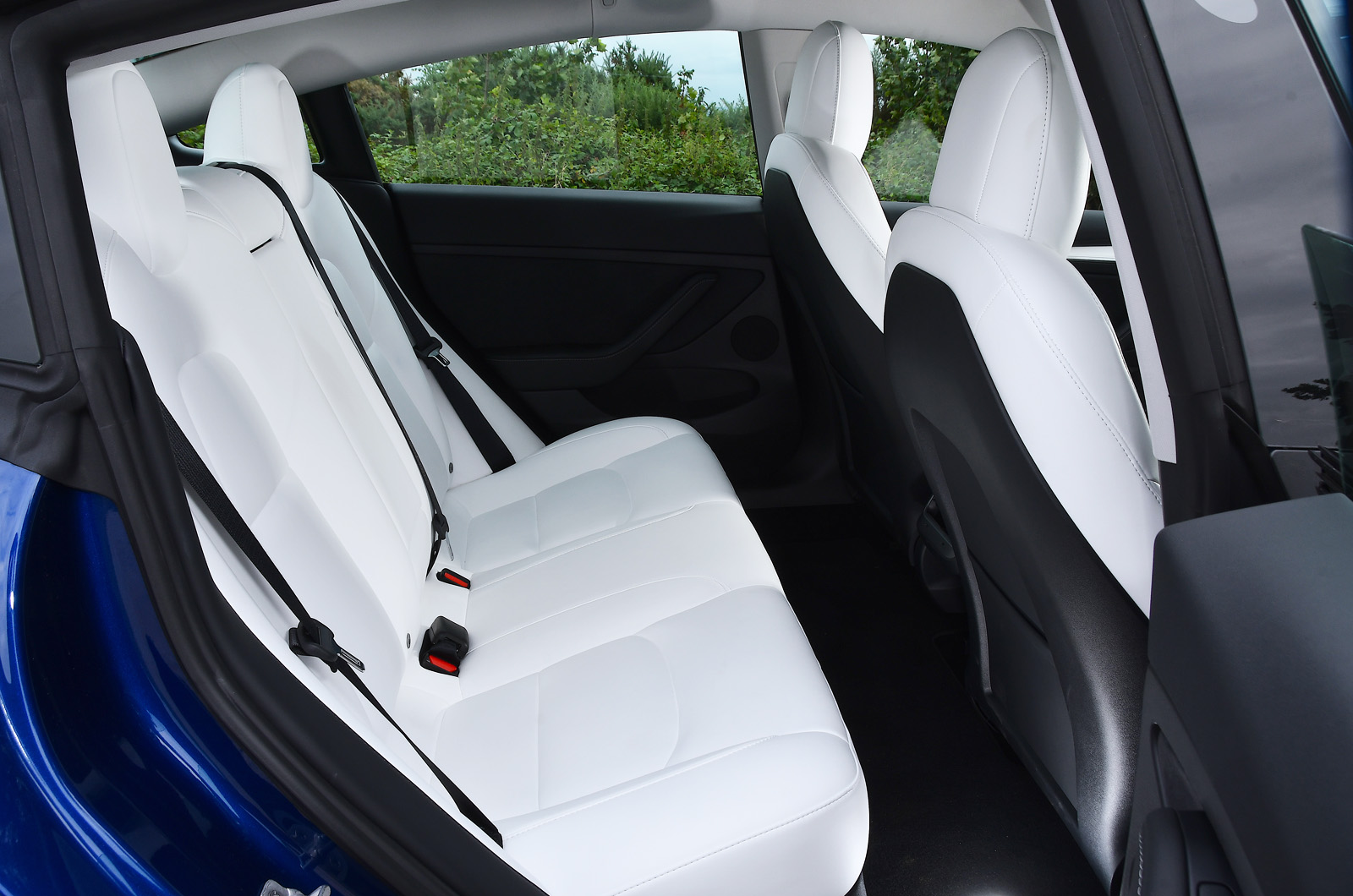 Tesla Model 3 2021 rear seats