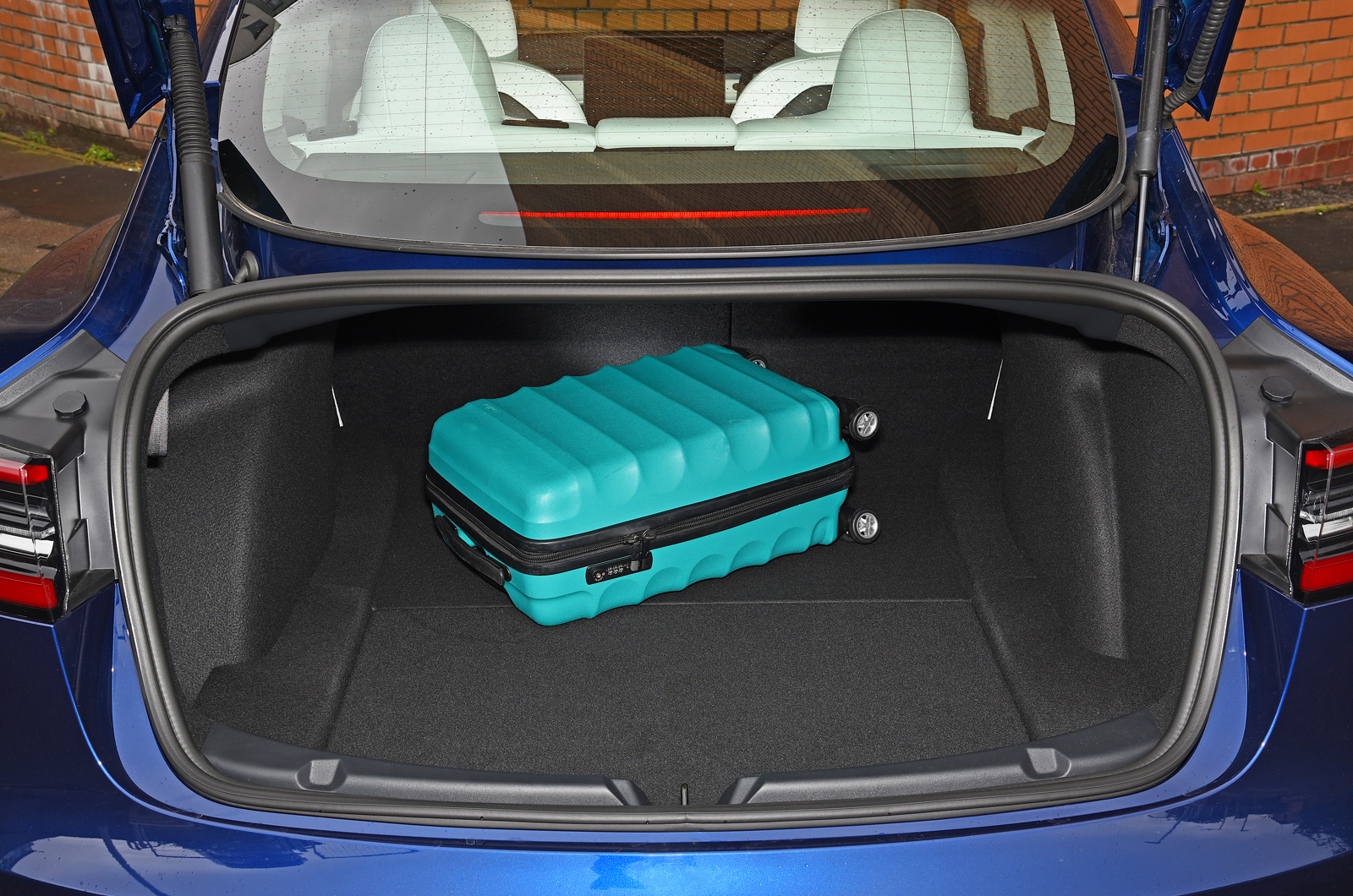 Tesla Model 3 2022 boot