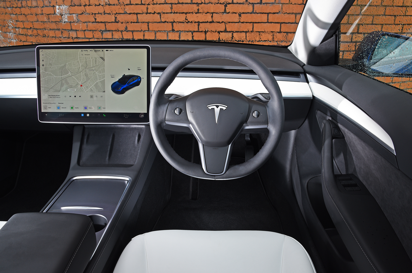 Tesla Model 3 2022 dashboard