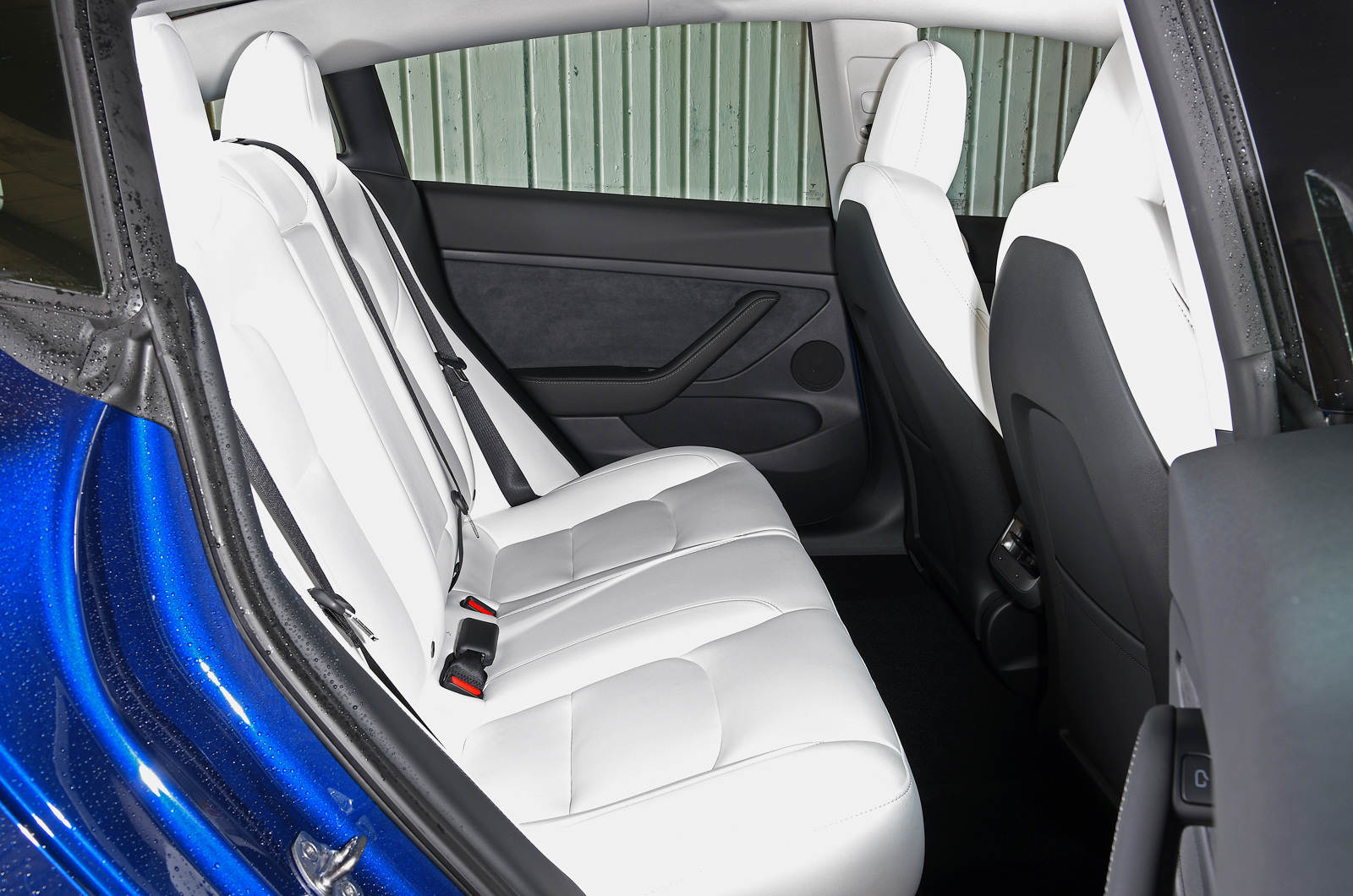 Tesla Model 3 2022 rear seats