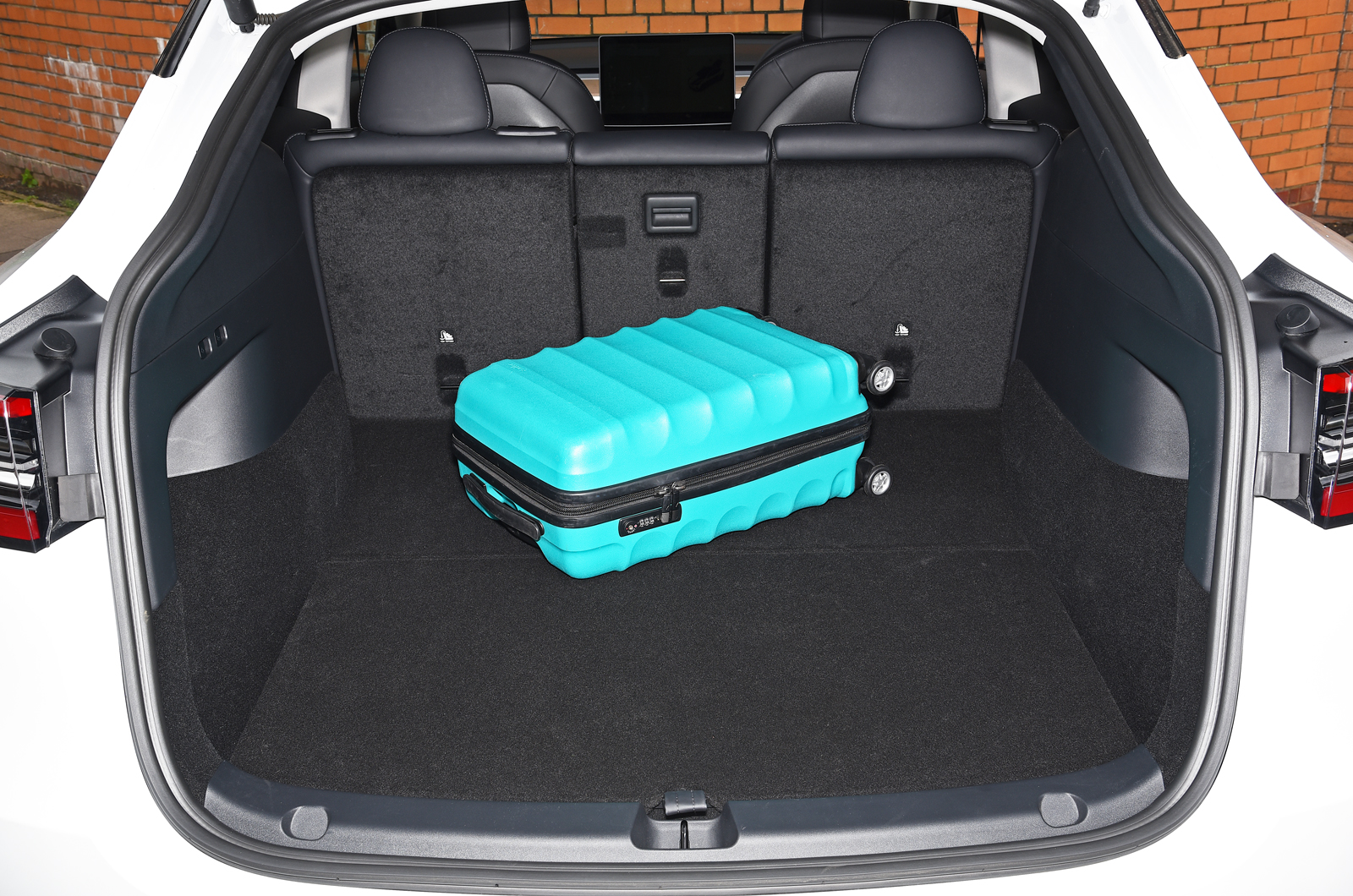 Tesla Model Y 2022 boot