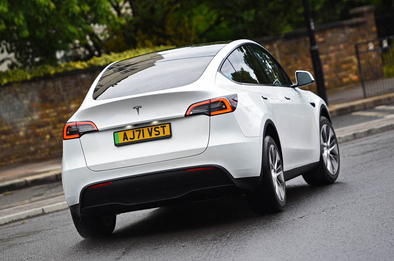 Tesla Model Y 2022 rear