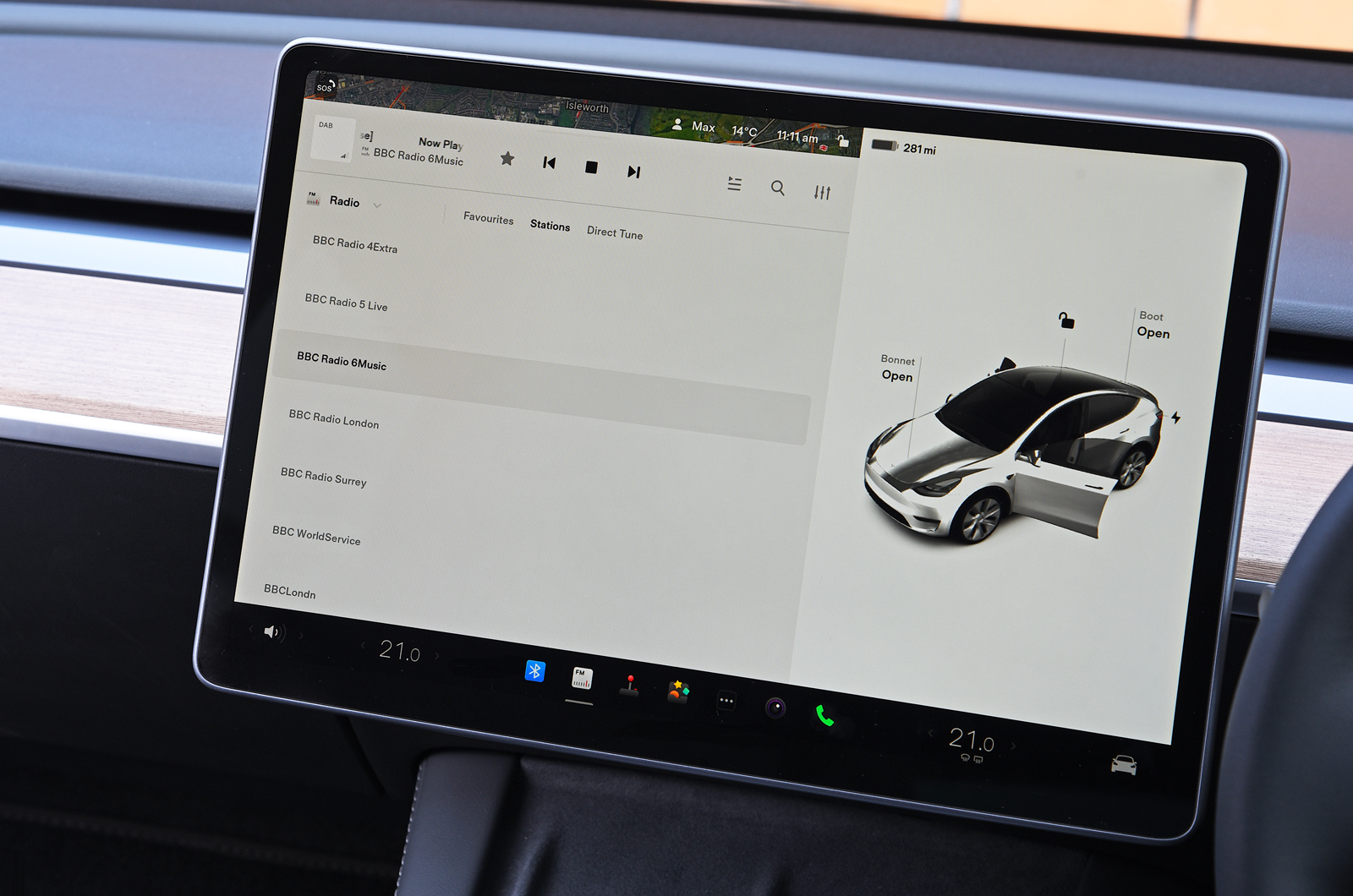 Tesla Model Y 2022 touchscreen