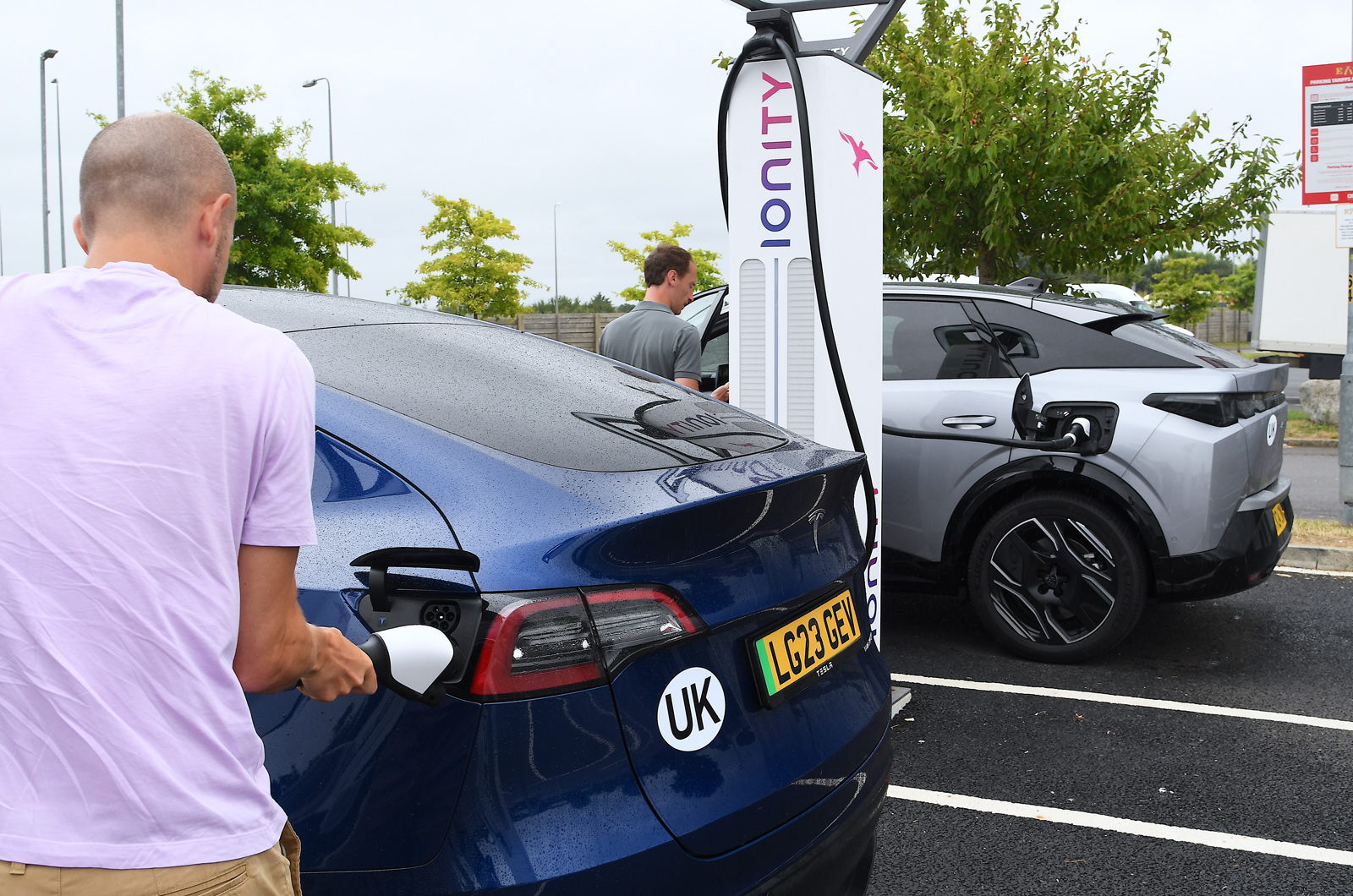 Tesla Model Y and Peugeot e-3008 charging