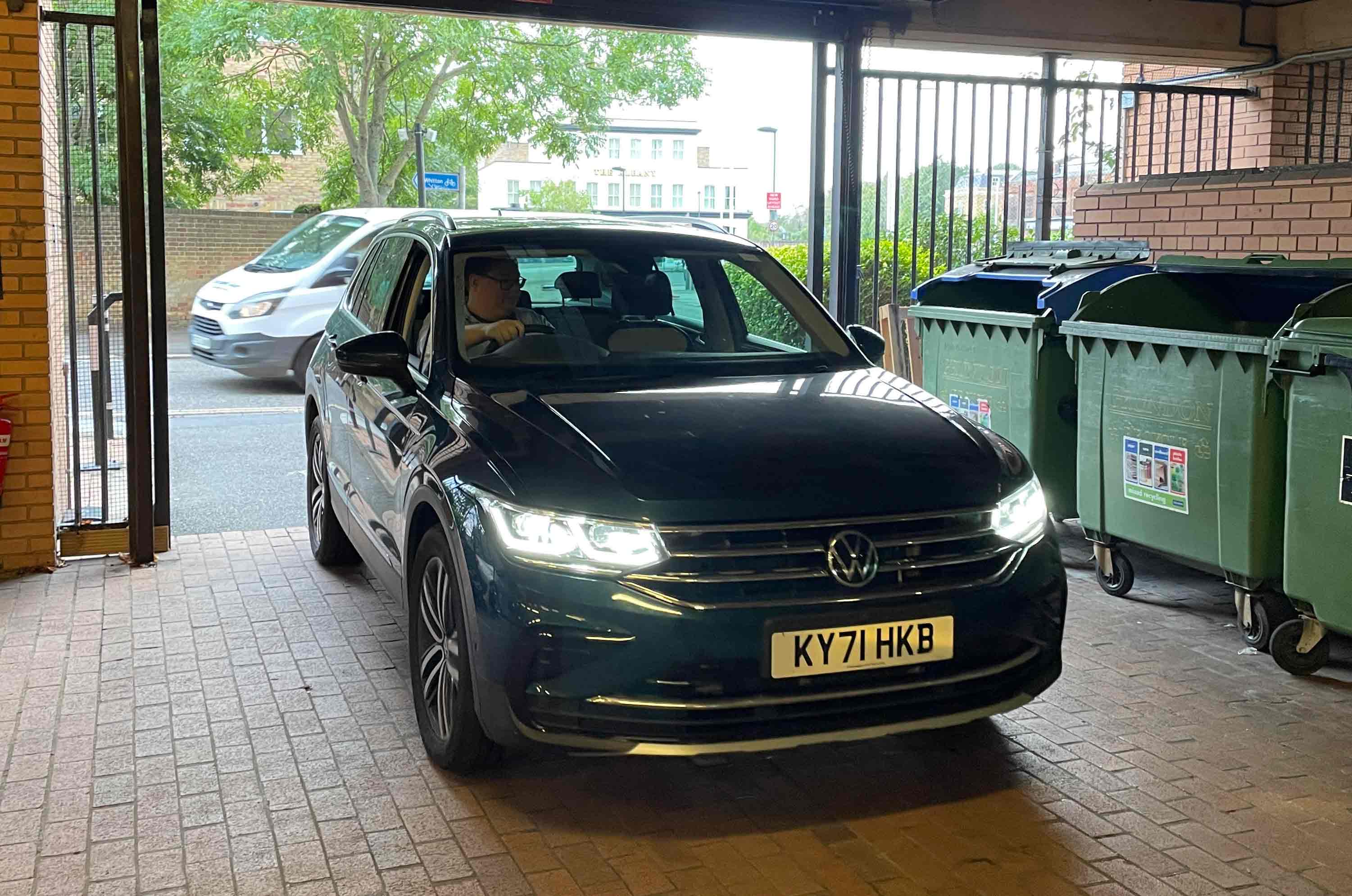 Volkswagen Tiguan reversing