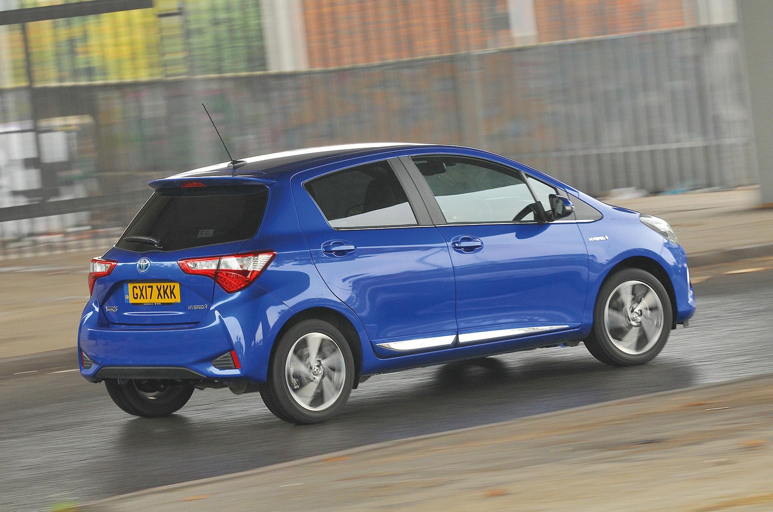 Toyota Yaris rear panning