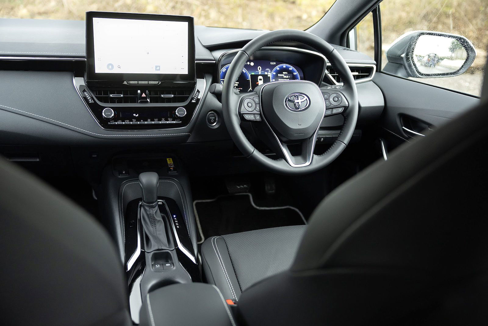 Used Toyota Corolla Touring Sports 2019-present interior dashboard