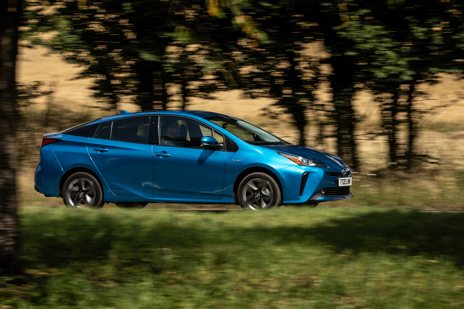 Toyota Prius 2021 right tracking